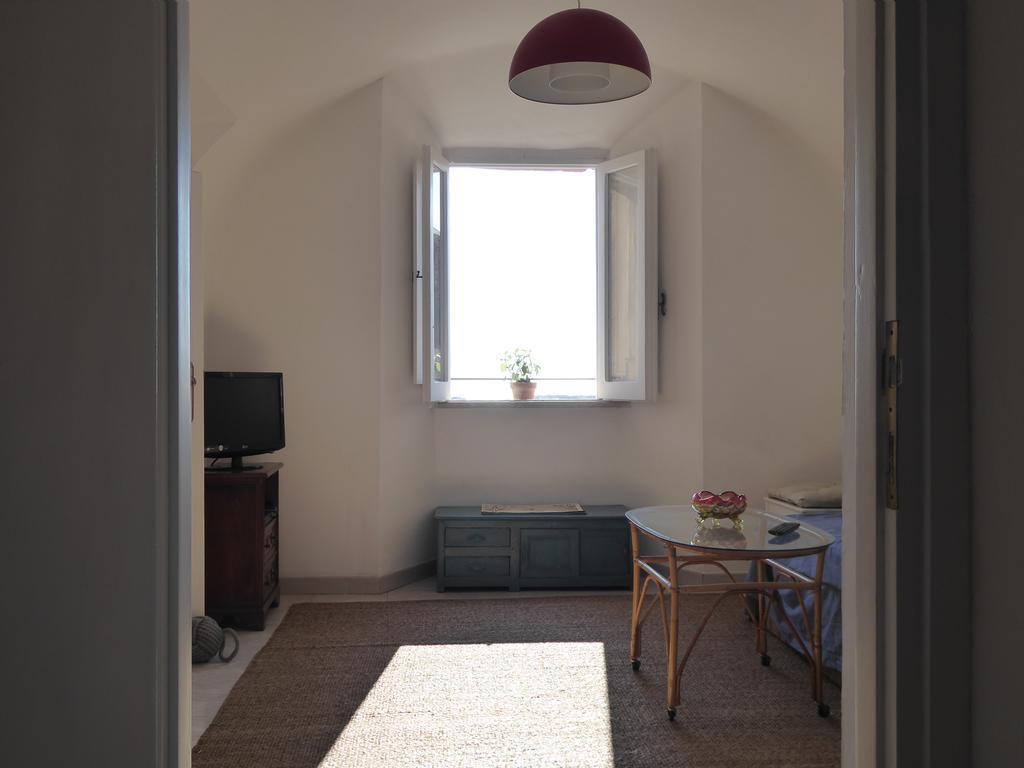 Torrione San Giovanni II Террачина Екстер'єр фото